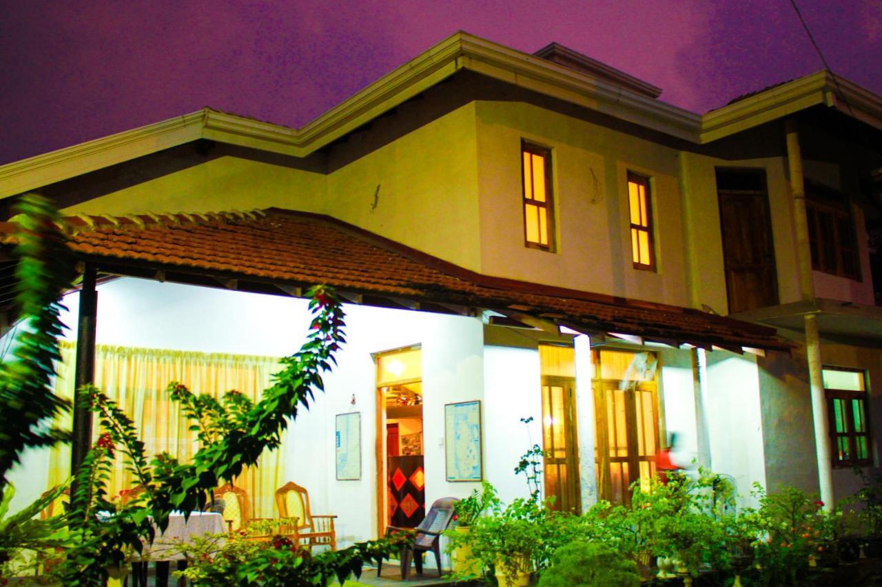 Friends Home Kudapaduwa Exterior photo
